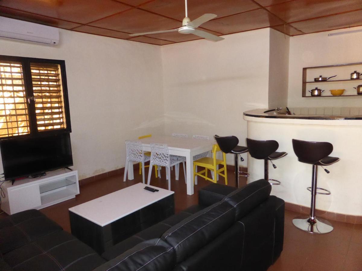 Bien Etre Villa Ouagadougou Buitenkant foto
