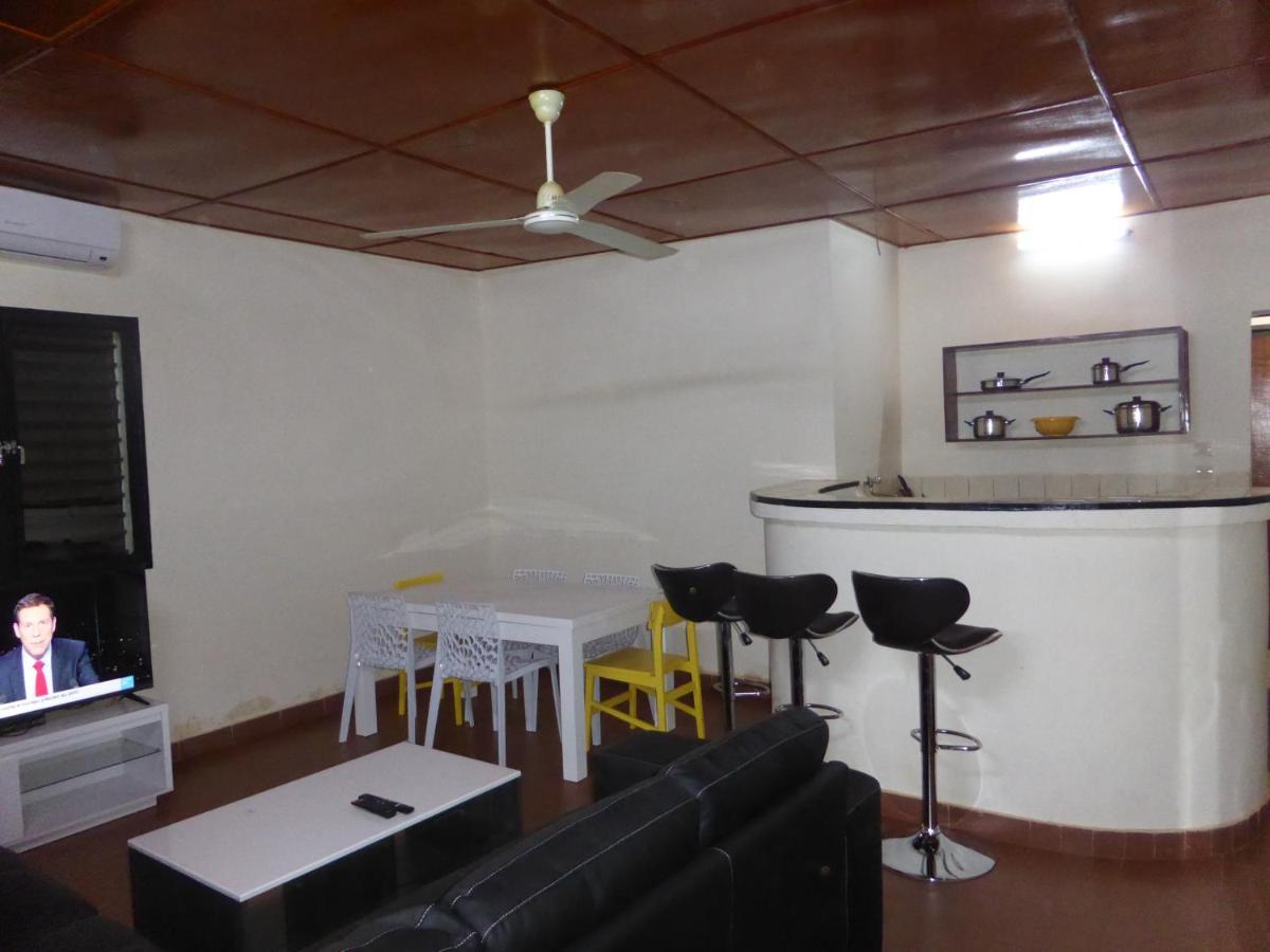 Bien Etre Villa Ouagadougou Buitenkant foto