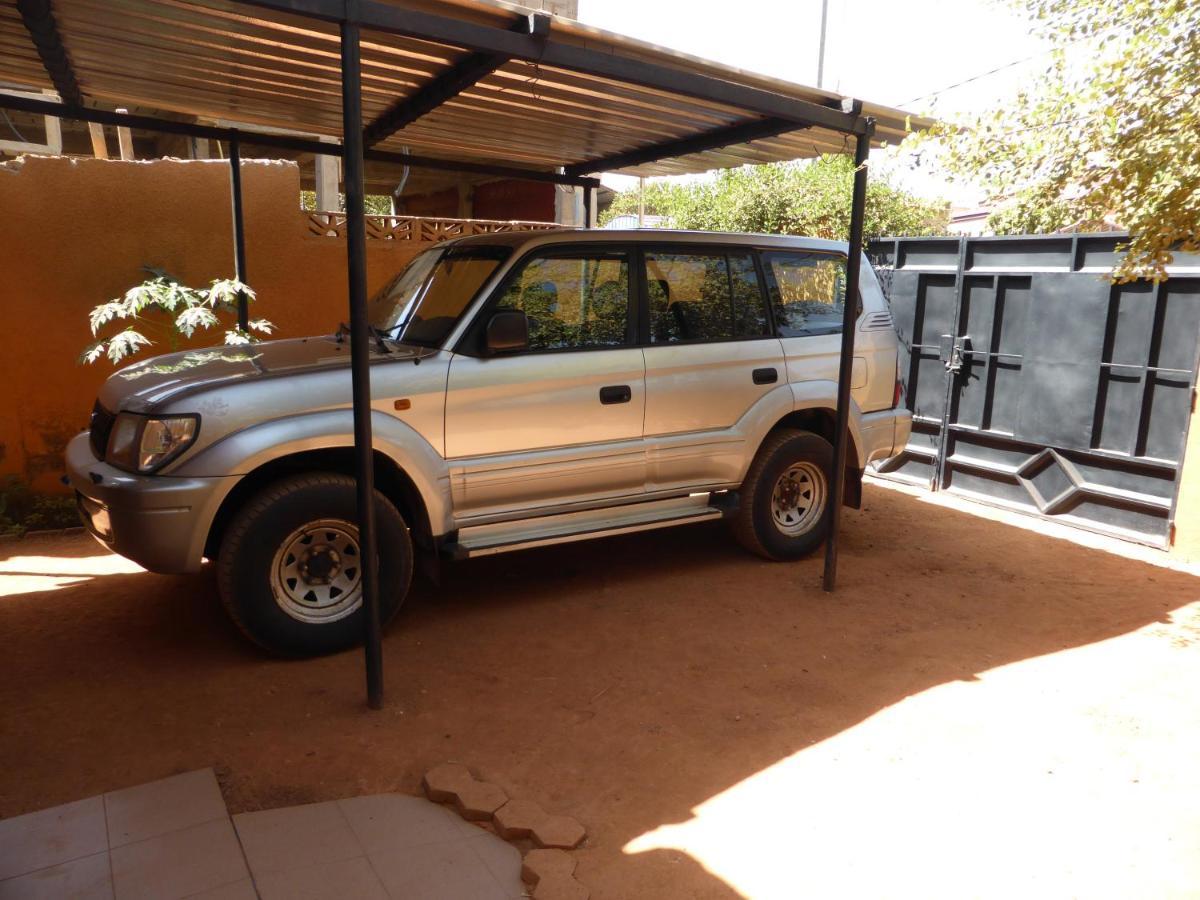 Bien Etre Villa Ouagadougou Buitenkant foto