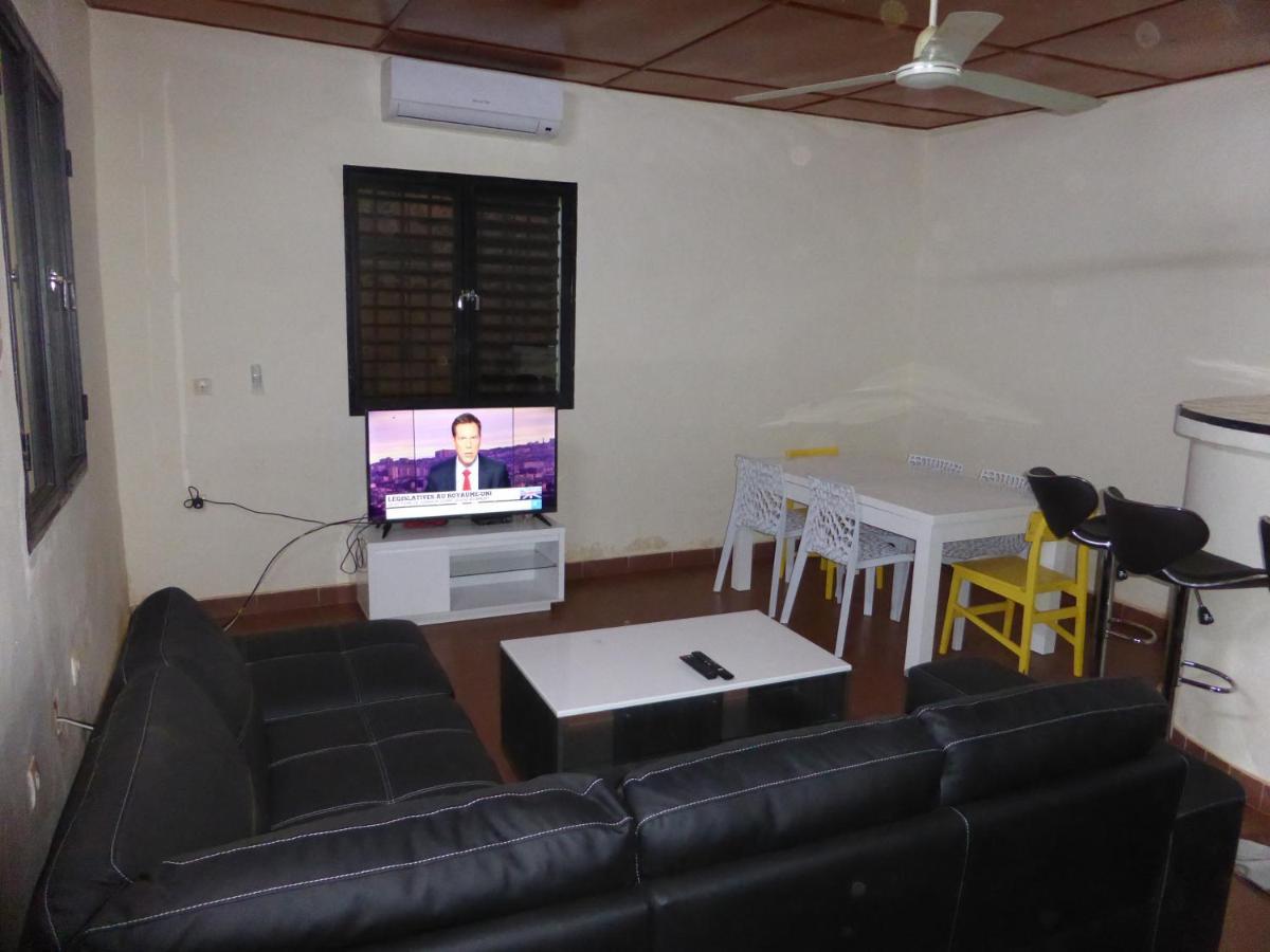 Bien Etre Villa Ouagadougou Buitenkant foto